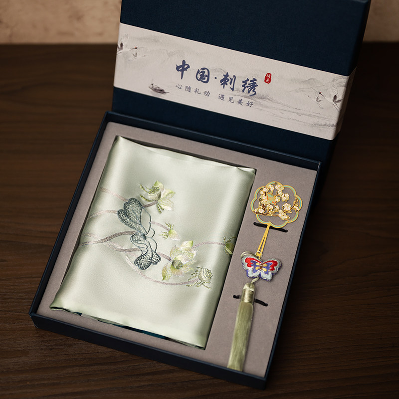 Набор подарочных коробок: шарф – обзор и цена Embroidery Gift
