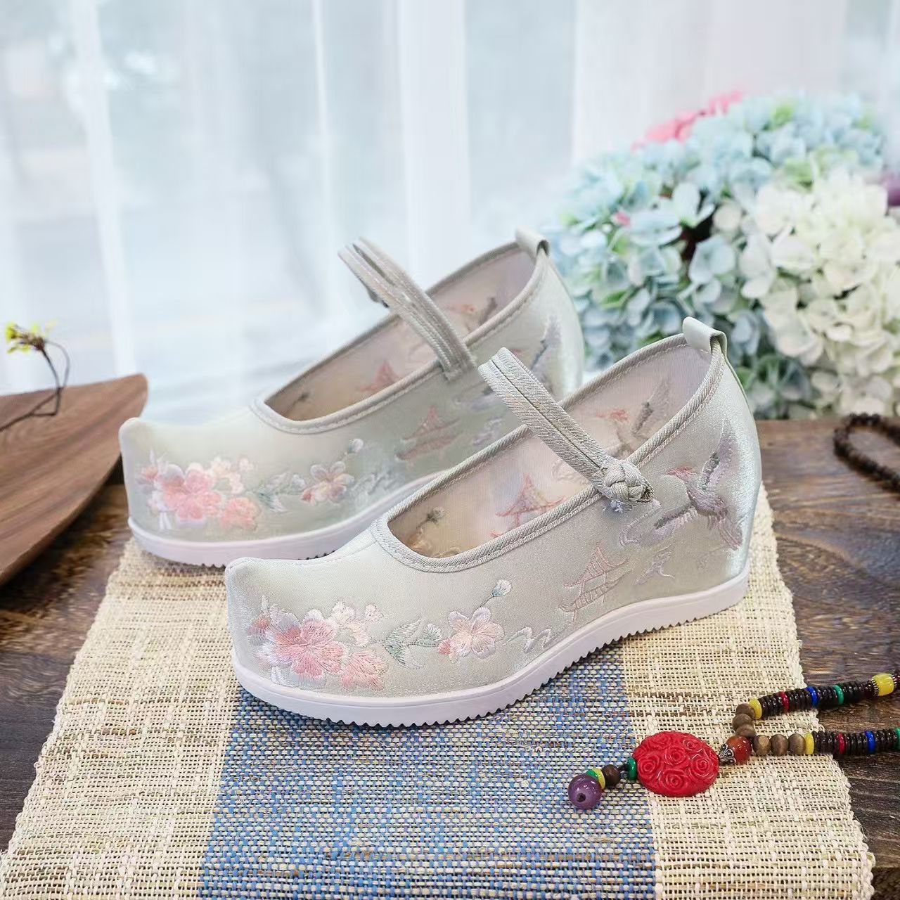 Женские туфли с увеличенной вн – обзор и цена Embroidery Shoes