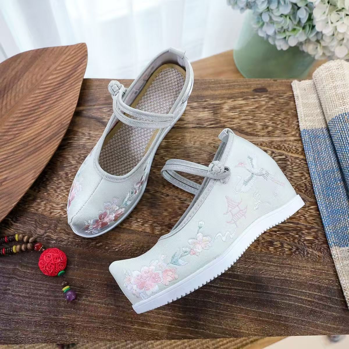 Женские туфли с увеличенной вн – обзор и цена Embroidery Shoes